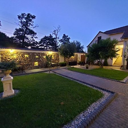 Conacul Poetilor Hotel Gura Raului Bagian luar foto