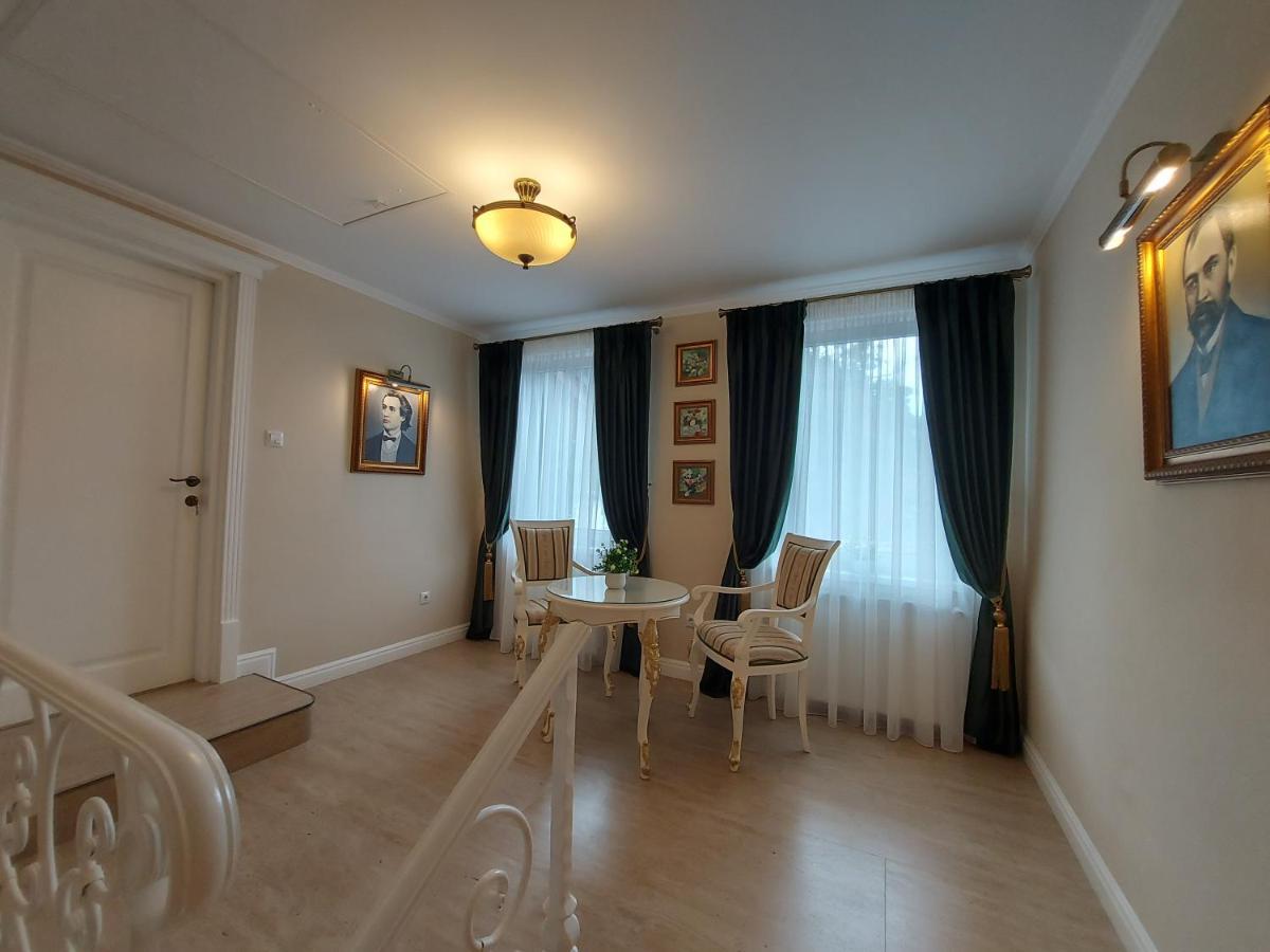 Conacul Poetilor Hotel Gura Raului Bagian luar foto